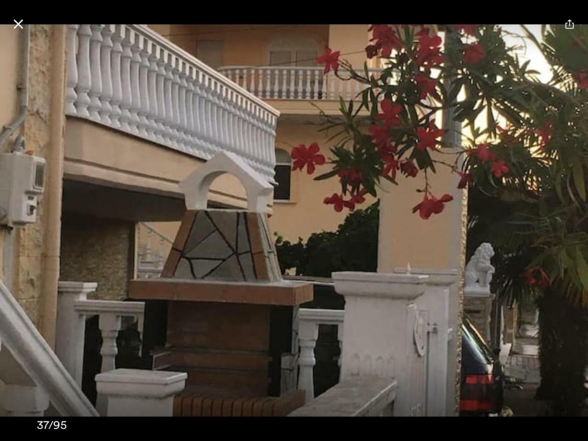 Artisti Elena Apartment ปาราเลียกาเตอรีนิส ภายนอก รูปภาพ