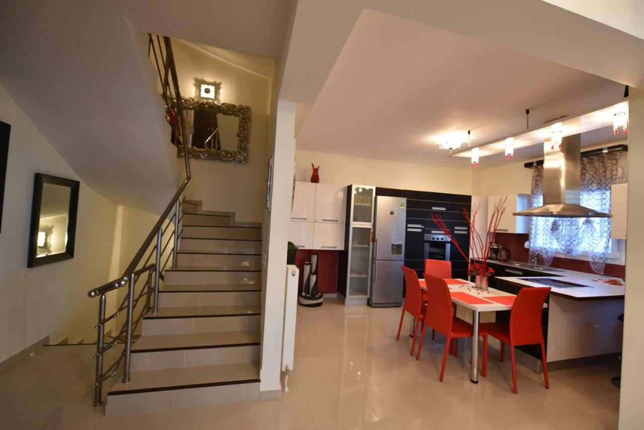 Artisti Elena Apartment ปาราเลียกาเตอรีนิส ภายนอก รูปภาพ